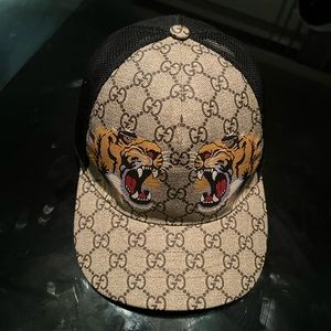 Gucci hat size Large